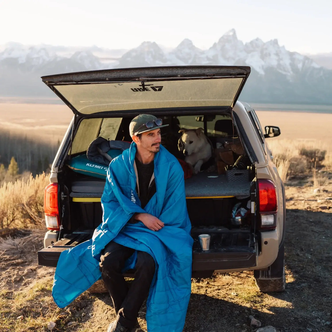 Kylmit Horizon Travel Blanket - Deep Water