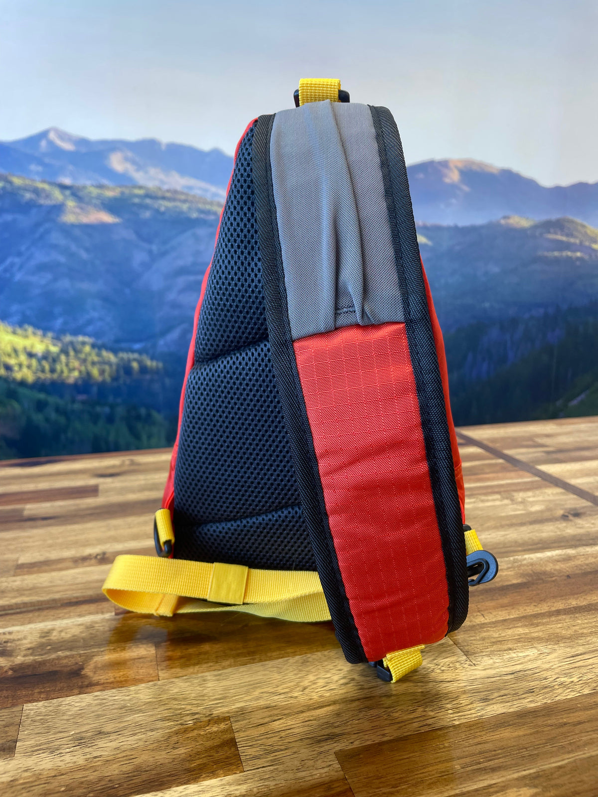 Timpanogos Crossbody Sling Bag 4L (Alta/Retro Navy Orange)