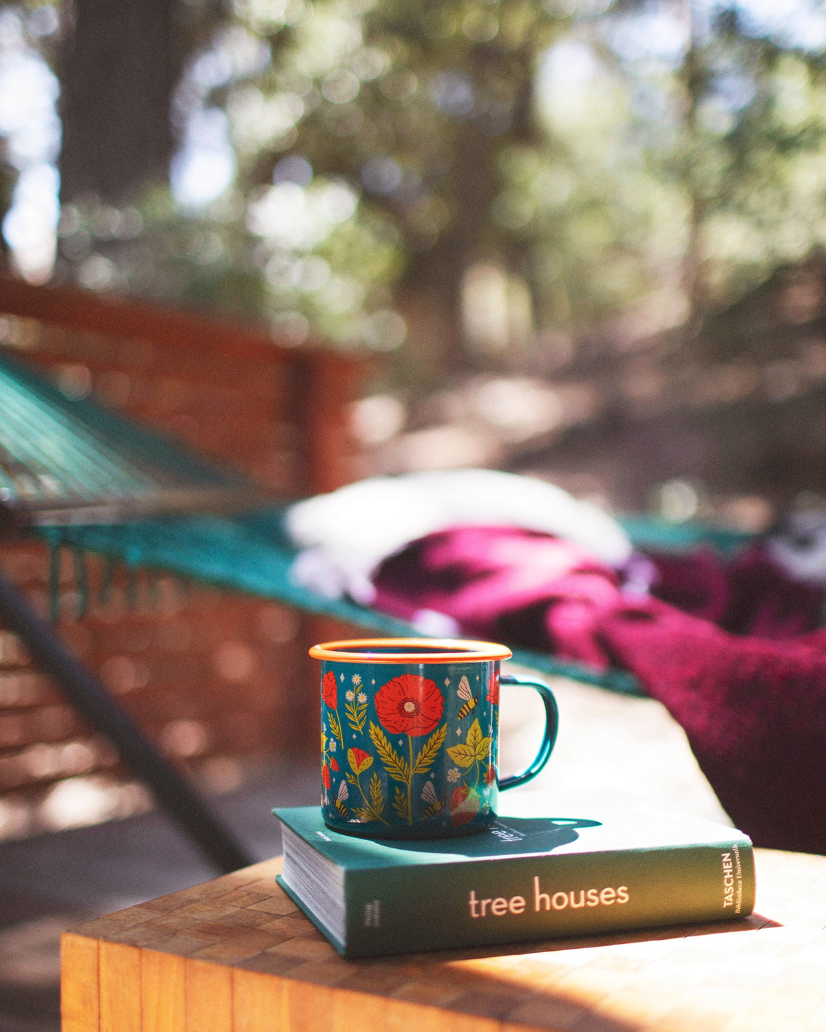 Garden Buzz Enamel Mug 16oz