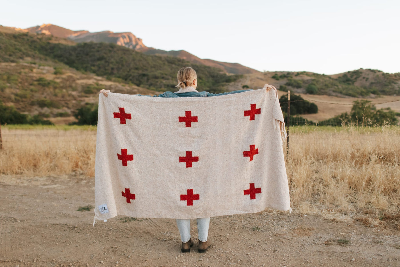 Positive Vibrations Blanket